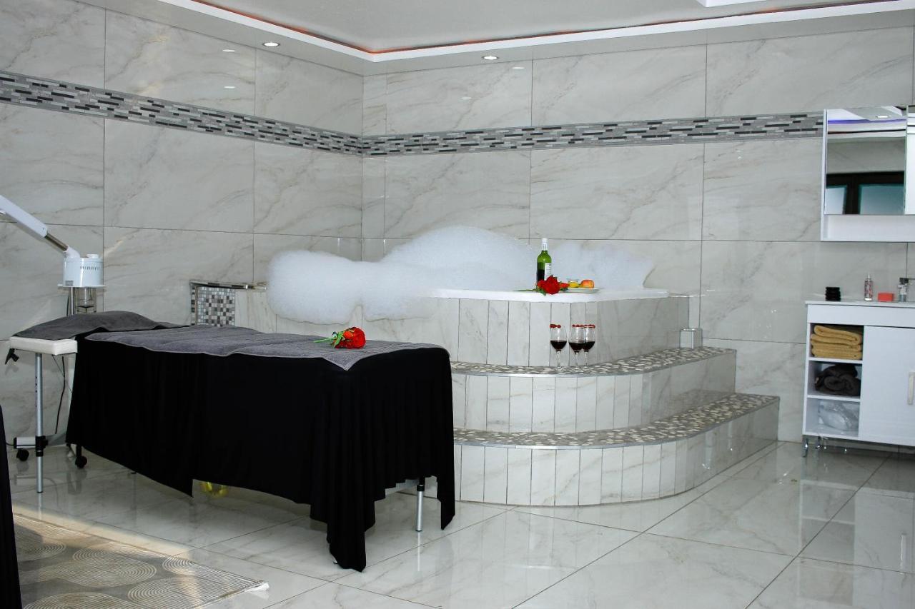 Semeni Asante Getaway