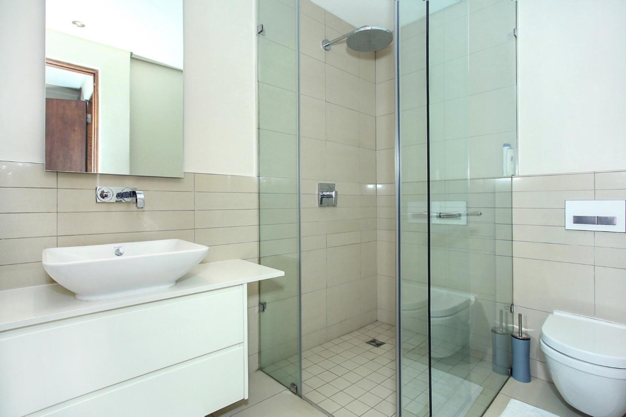 Melrose Arch Luxury - With Generator Apartment