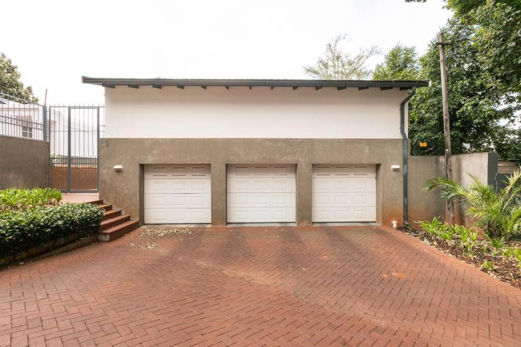 31 On Gambia B - Lovely With Secure Parking Apartment Johannesburg
