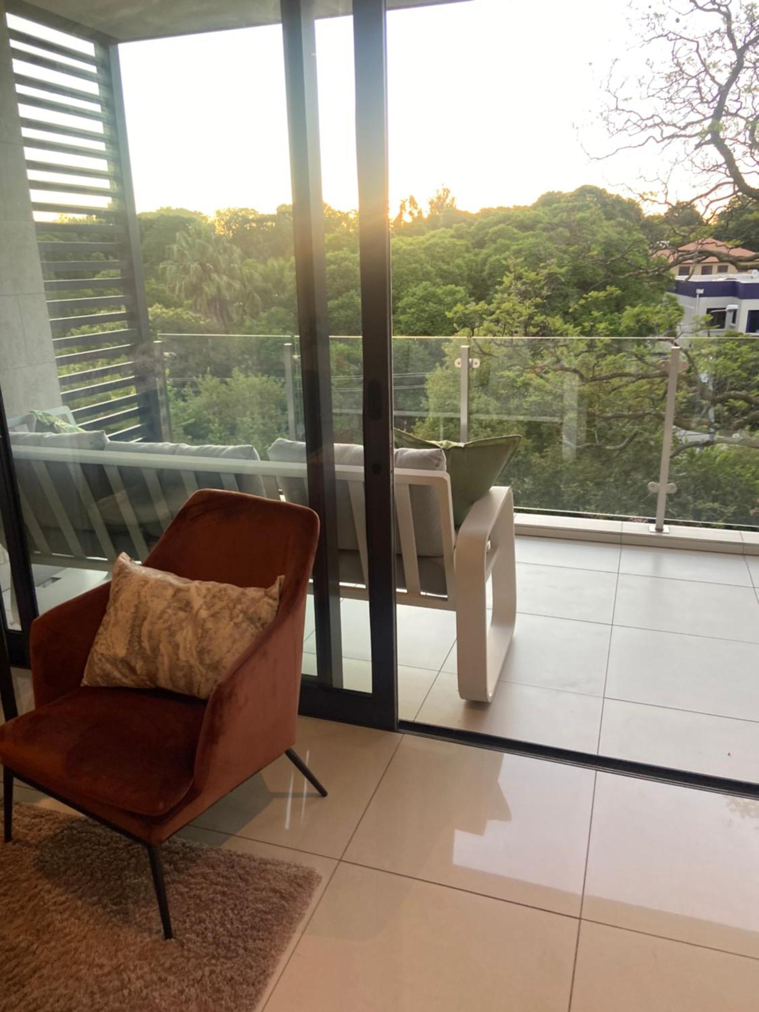 Apartment Load-shedding Free Trendy 2-bed 2-bath *