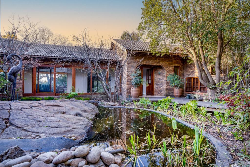 Blue Crane Pond Guest house *