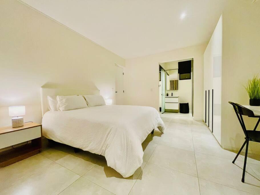 Hyde Park Sandton Luxury 2br Floor