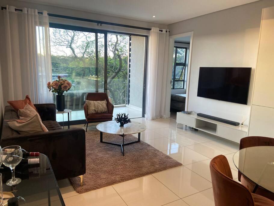 Load-shedding Free Trendy 2-bed 2-bath Johannesburg
