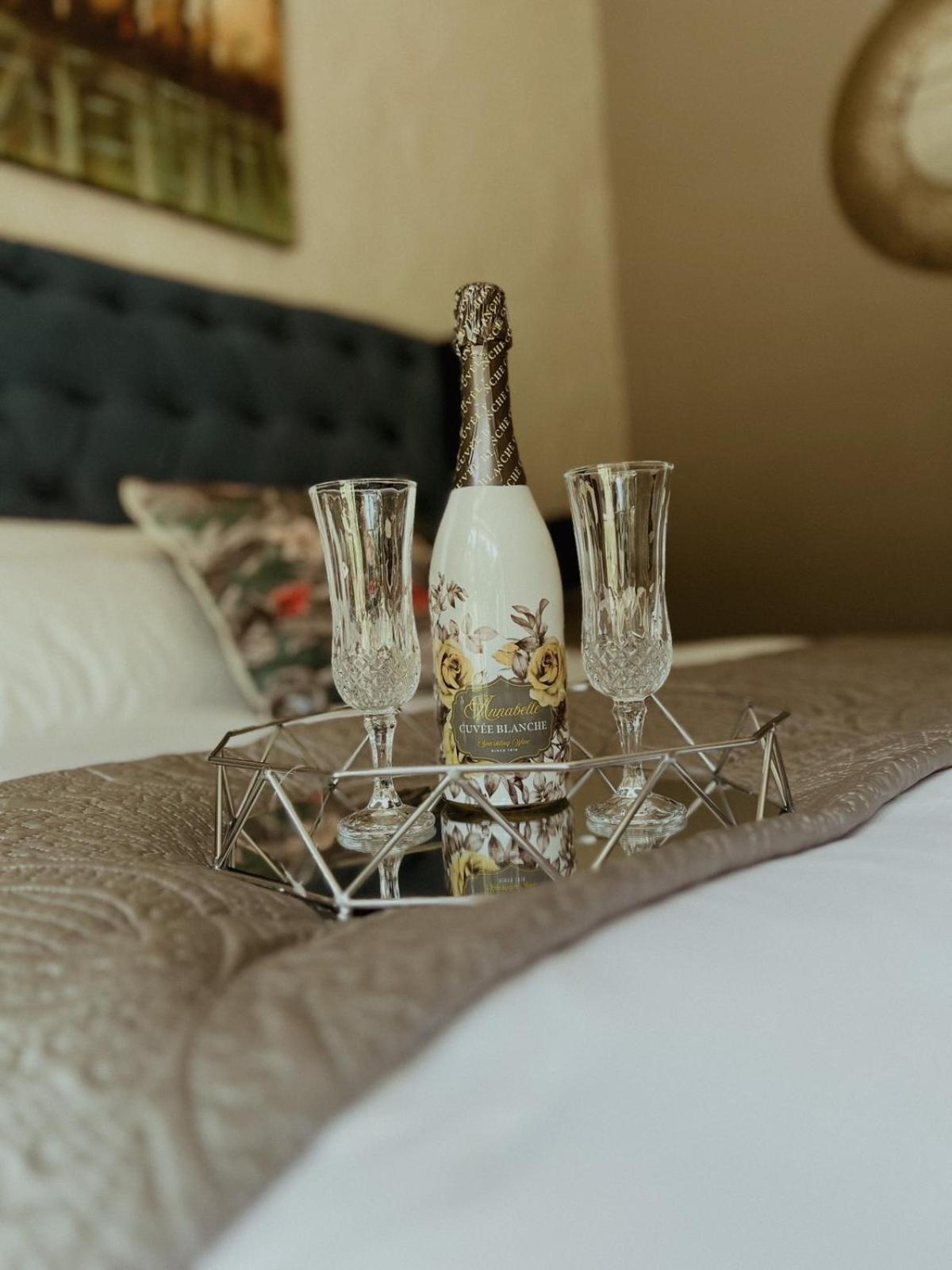 Le'ciara Luxury Hotel