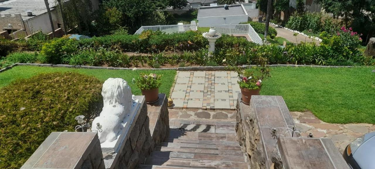 Apartment A Cheerful Furnished Bedroom Retreat Johannesburg