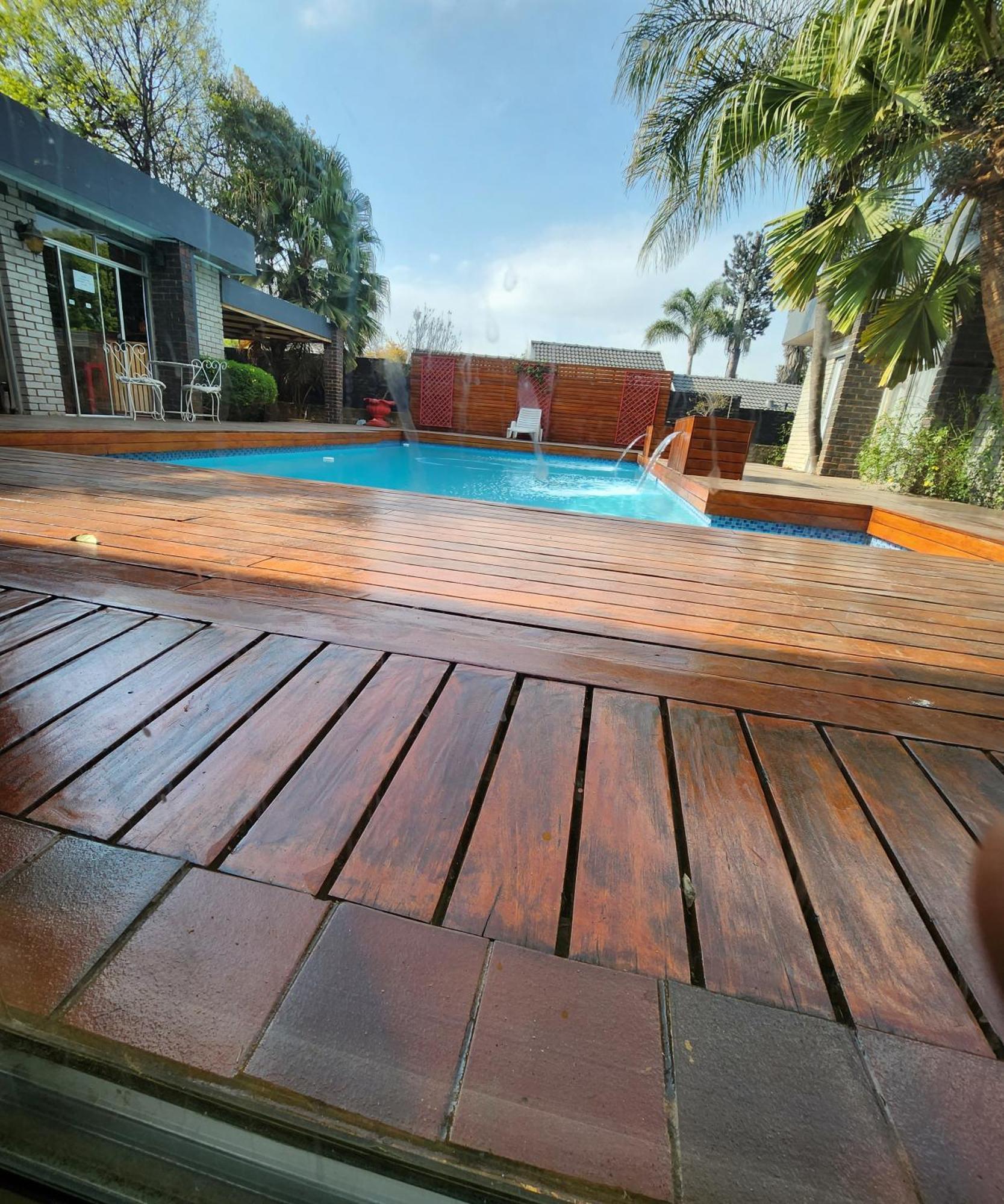 Guest house Fm Guest Comfort, Tranquility & Peace Of Mind *