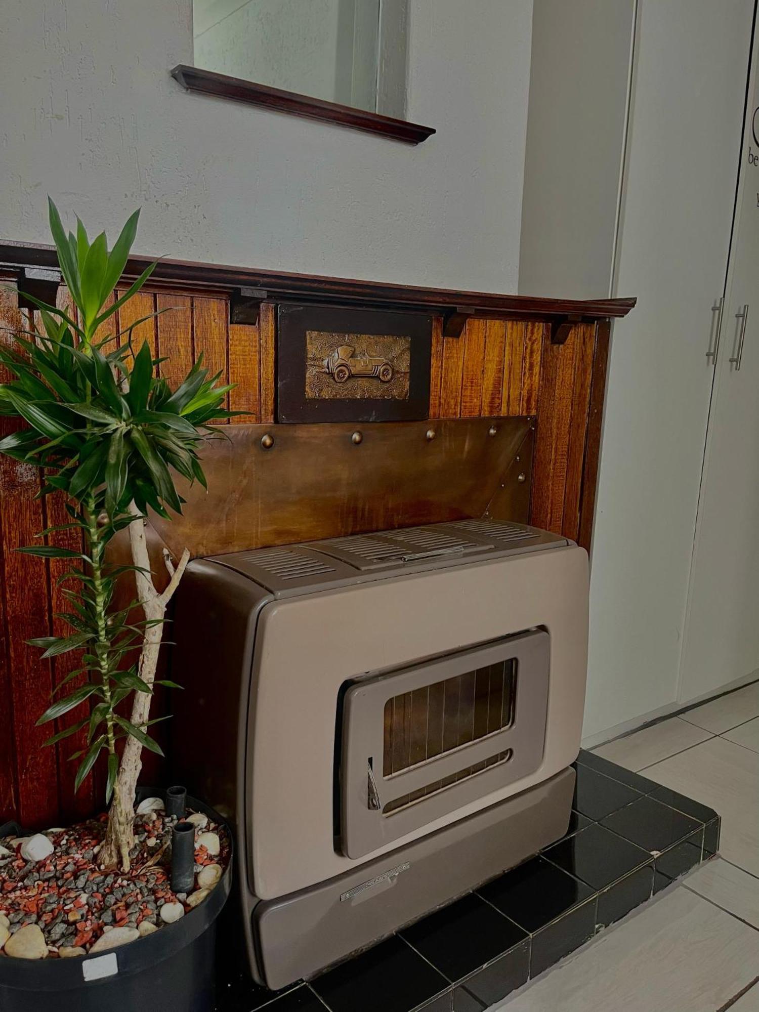A Cheerful Furnished Bedroom Retreat Johannesburg