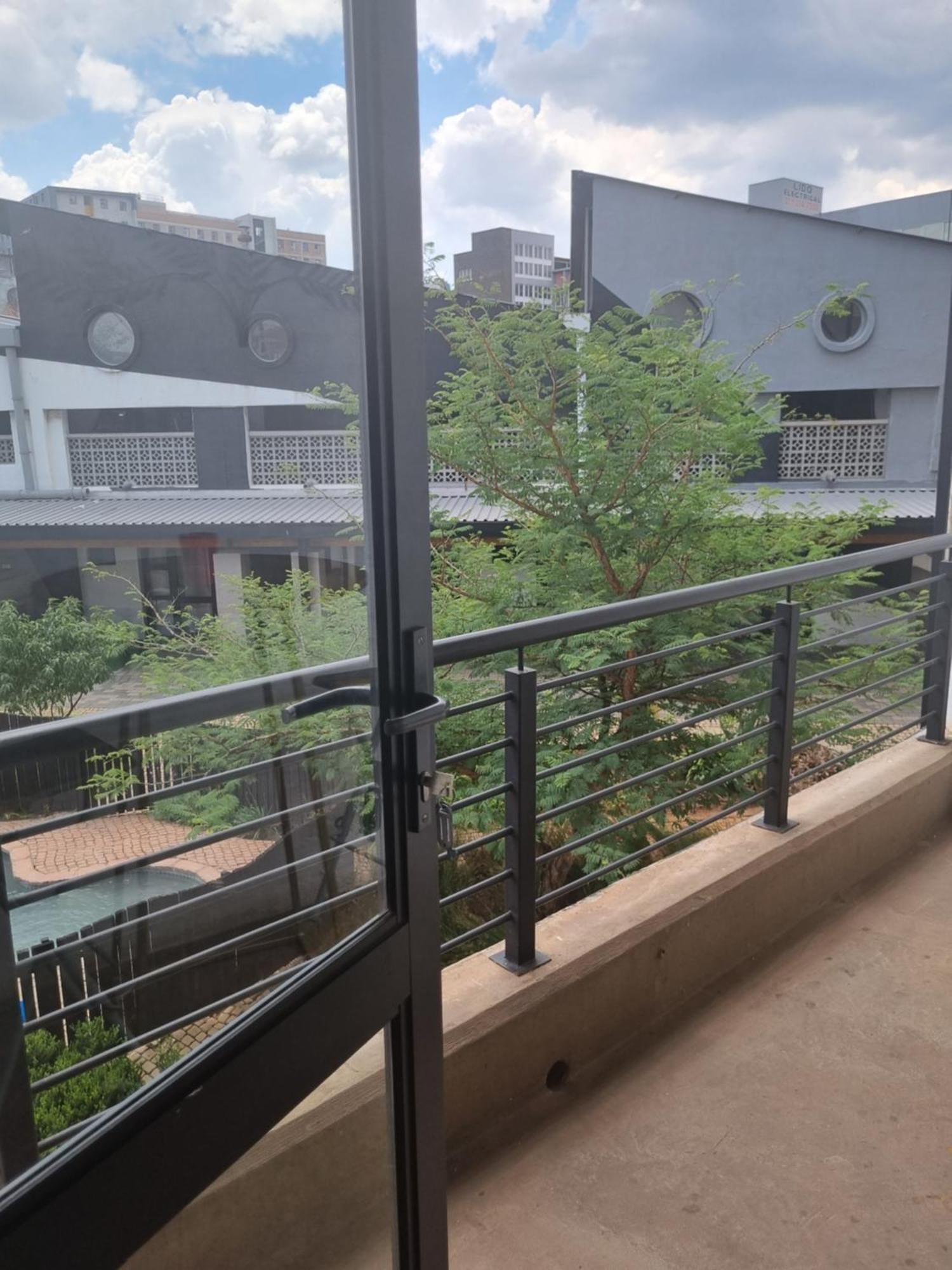 Nhà khách Dimpho House In Vibey Maboneng Precinct *