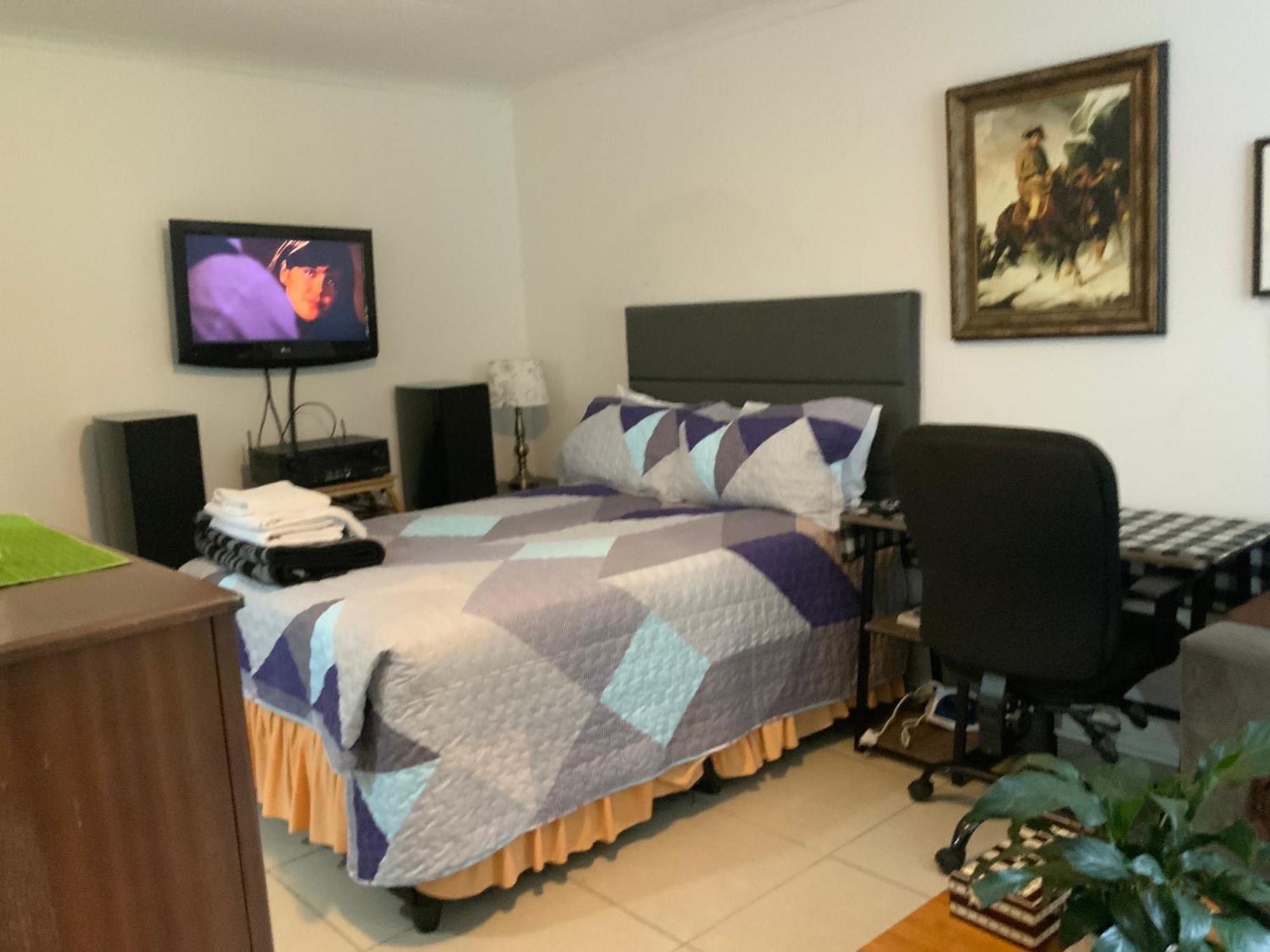 Coz Bachelor Pad In Randburg Apartment