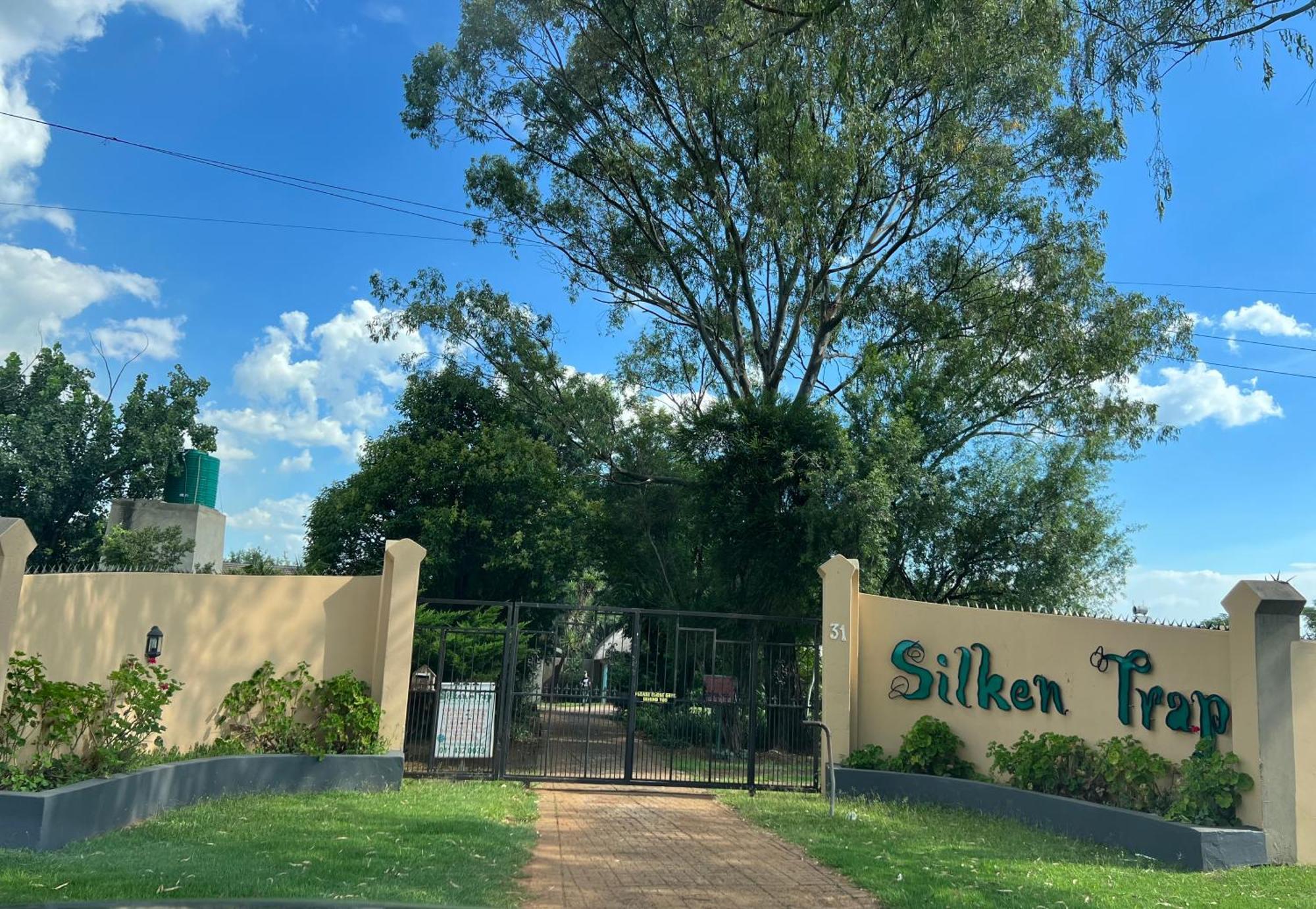 Silken Trap No Loadshedding Homestay *