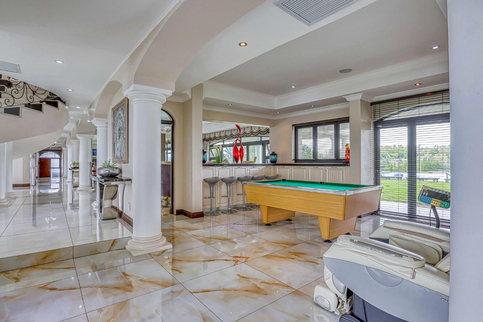 Tasha Luxury Suites, Lanseria Nhà khách *
