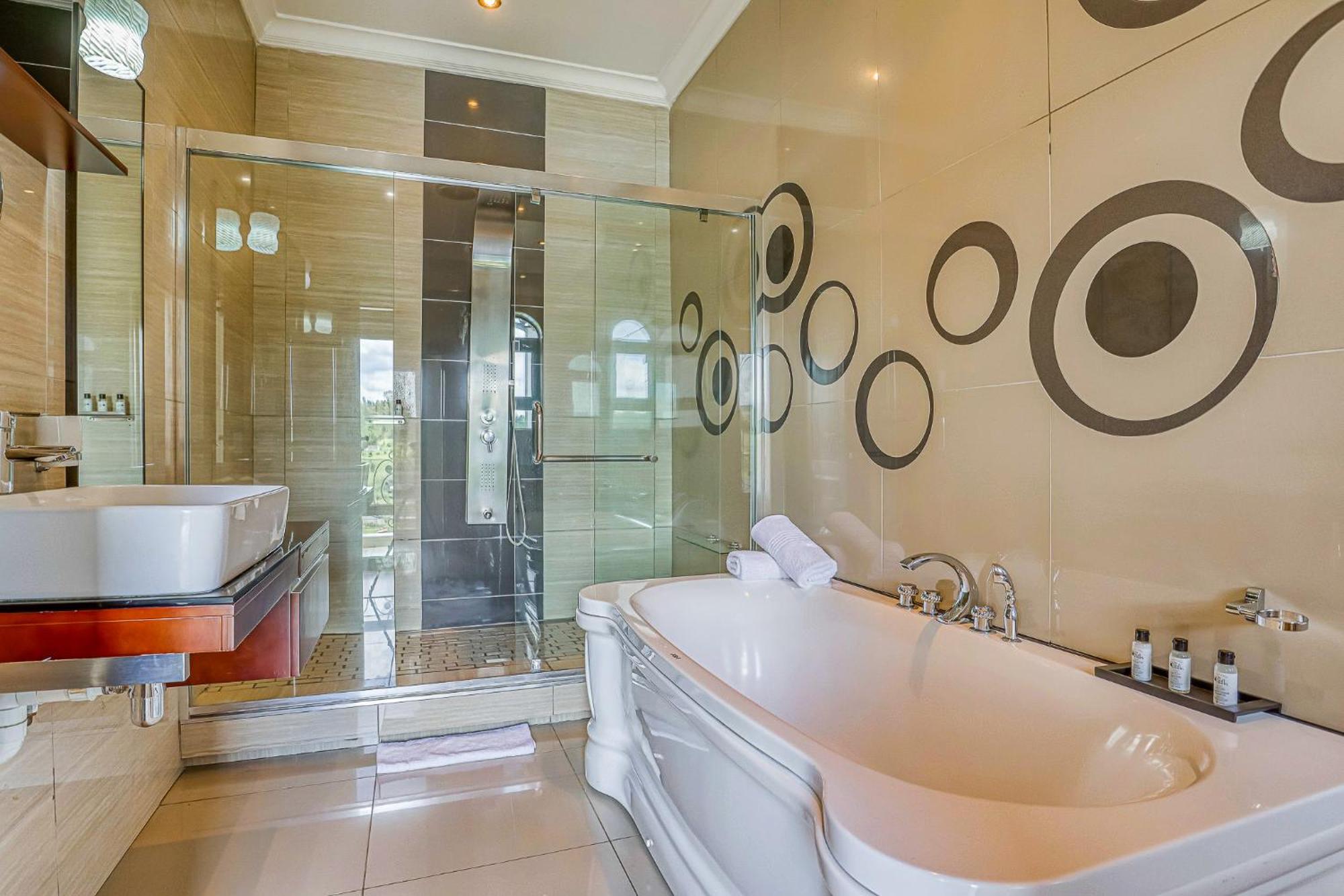 Tasha Luxury Suites, Lanseria Nhà khách