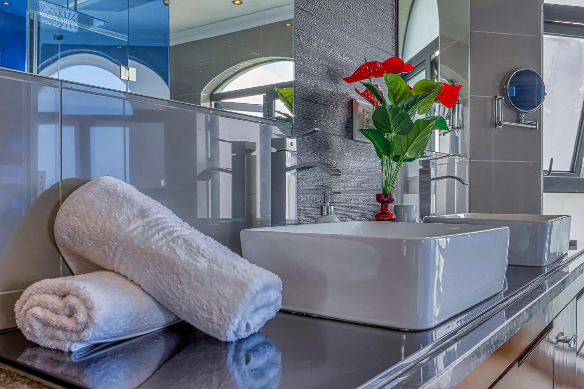 Tasha Luxury Suites, Lanseria