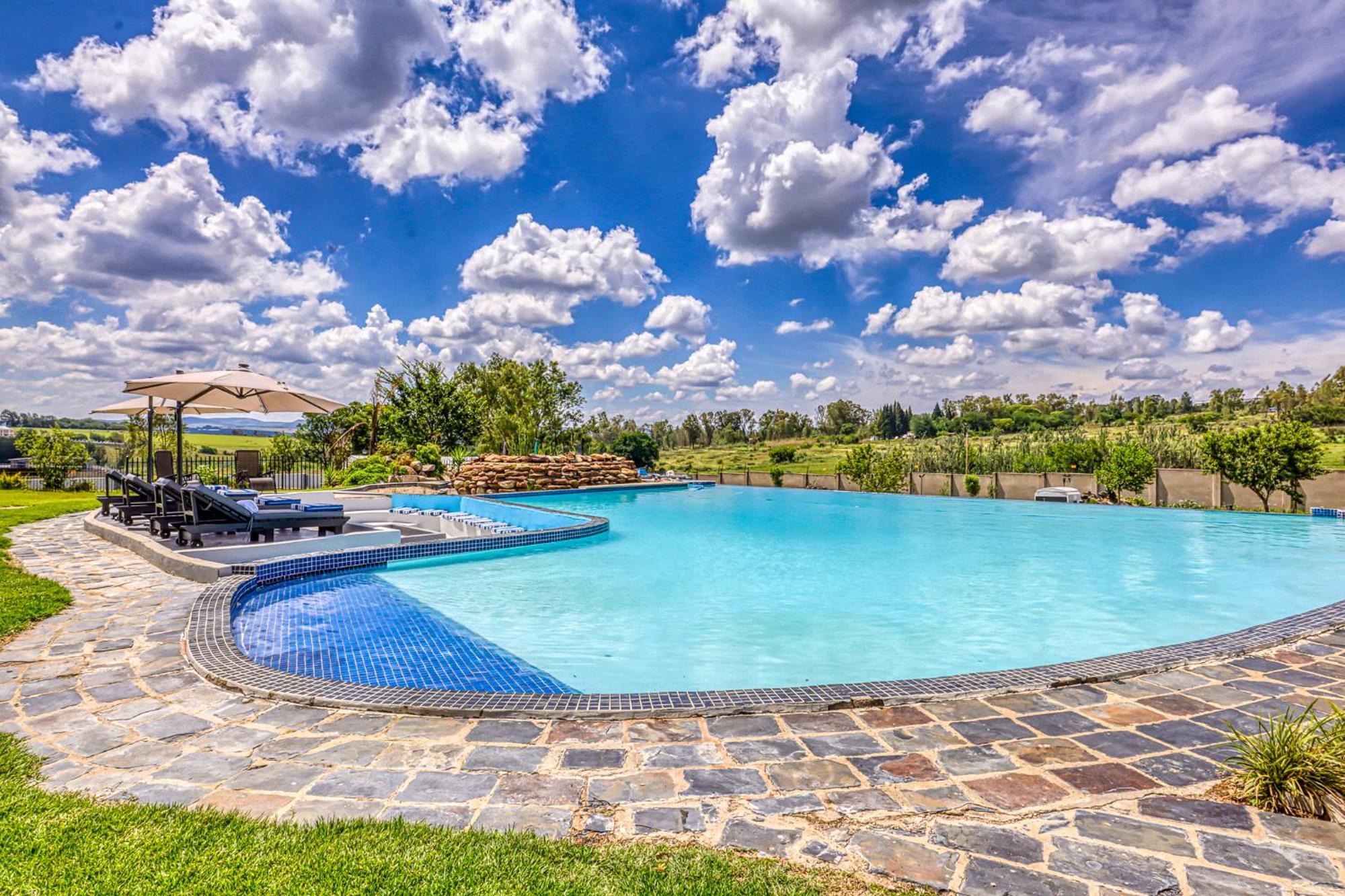 Tasha Luxury Suites, Lanseria Nhà khách Johannesburg