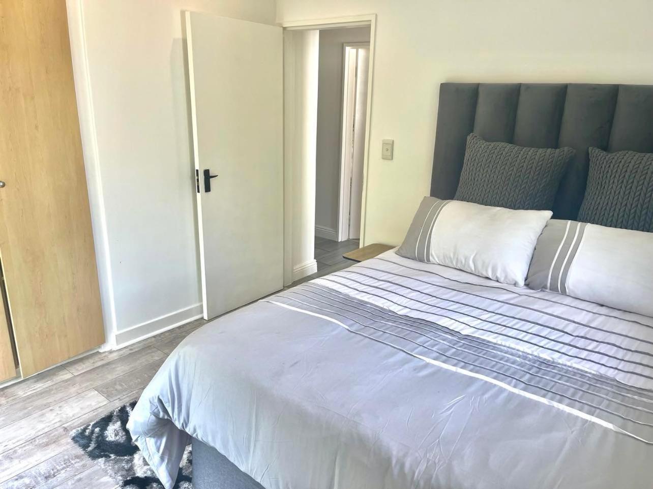 Apartment Krjsa Townhouse -bryanston *