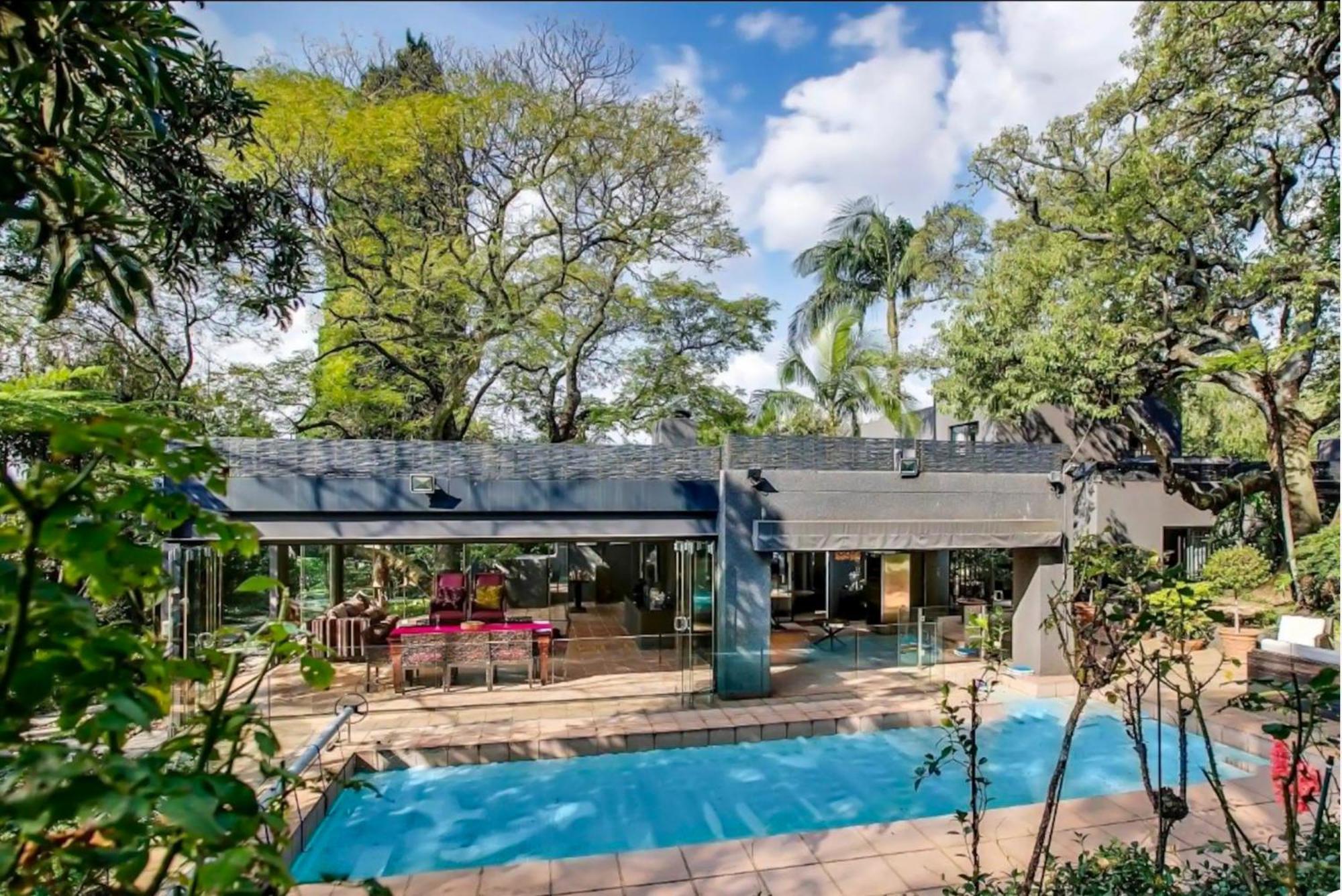 Beautiful In A Suburb In Sandton