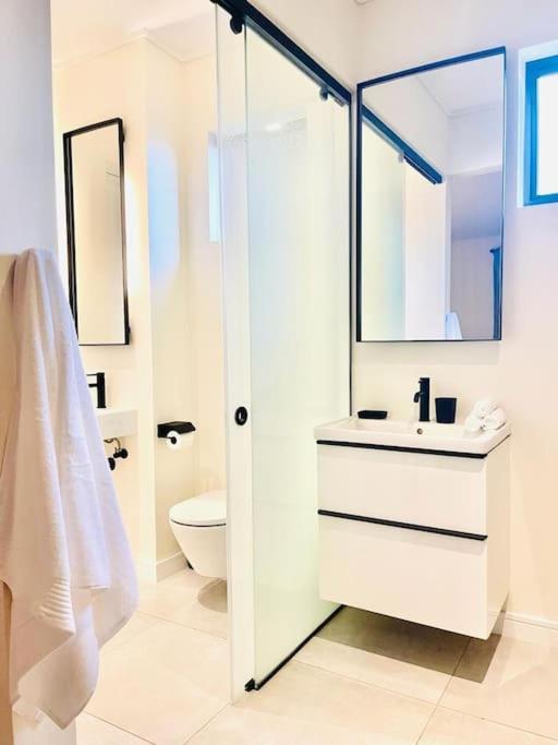 Hyde Park Sandton Luxury 2br Floor Apartment Johannesburg