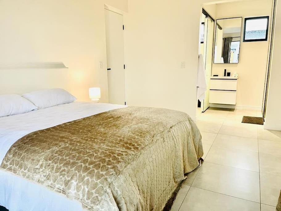 Hyde Park Sandton Luxury 2br Floor Apartment Johannesburg
