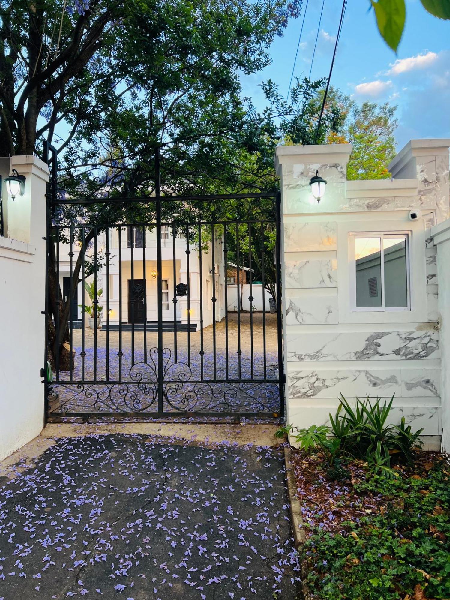 435 On Vale Boutique * Johannesburg