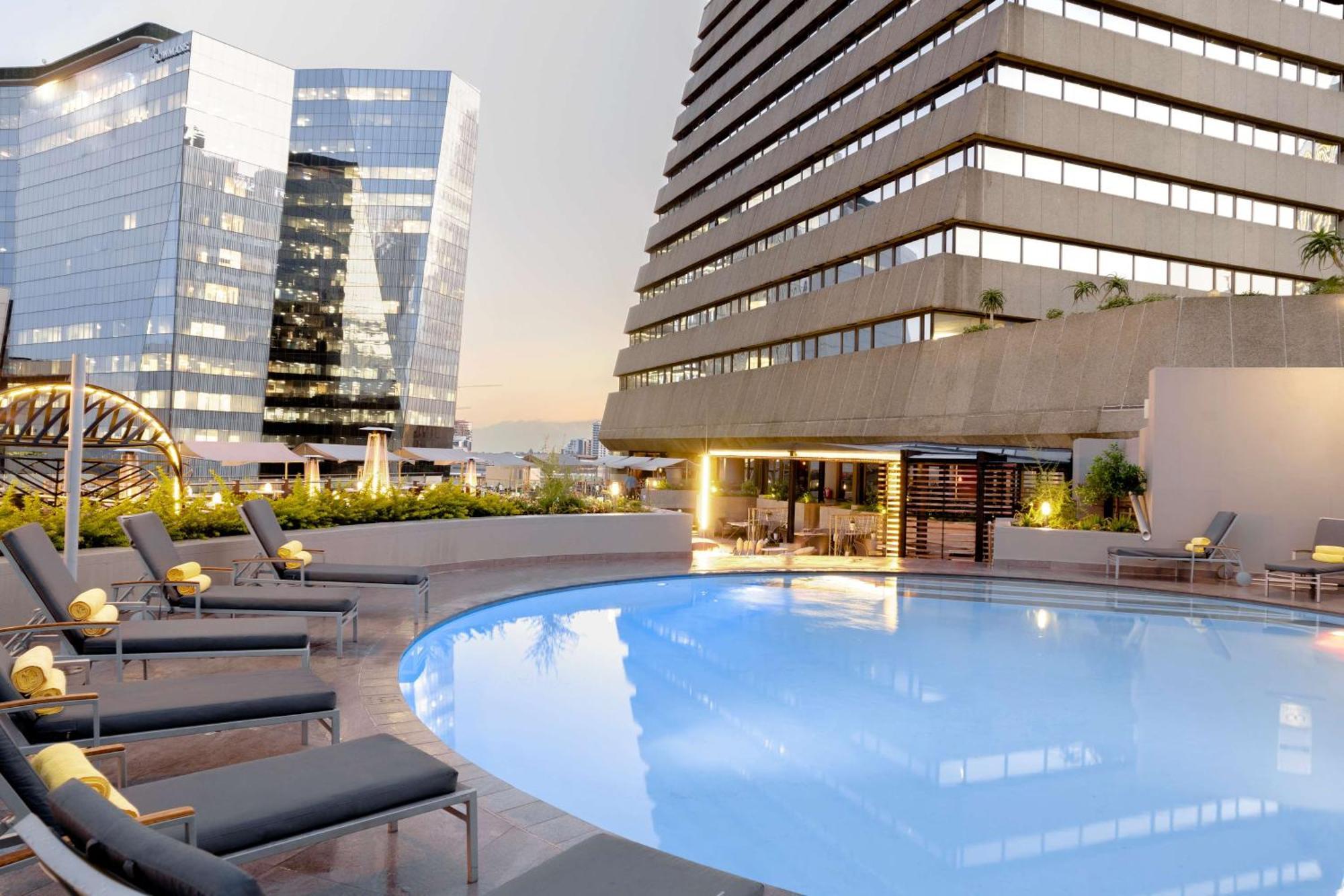 Sandton Sun And Towers Hotel 5*