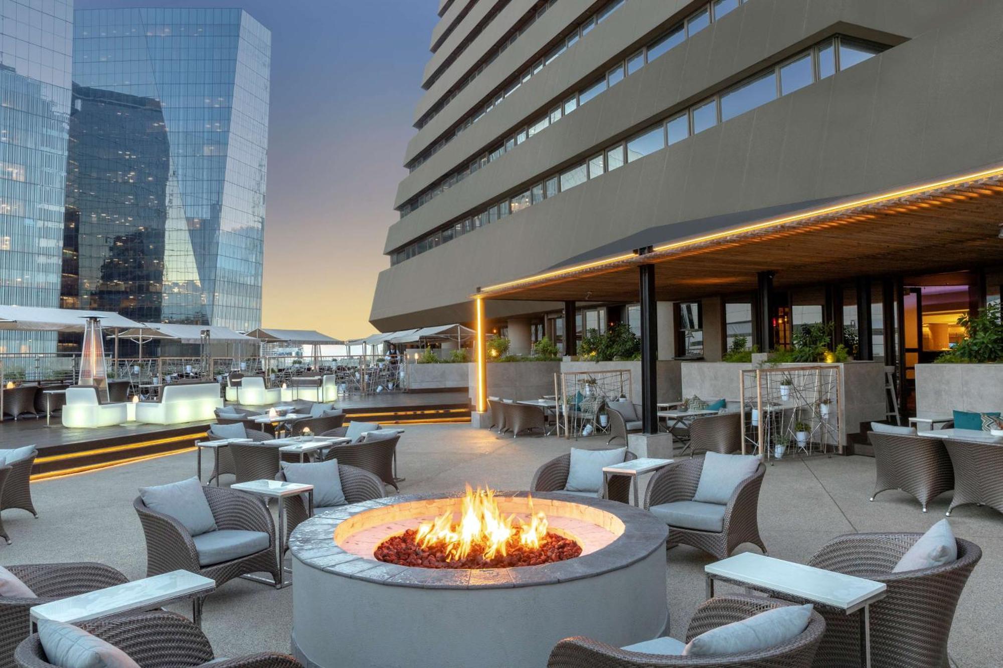 Sandton Sun And Towers Hotel 5*