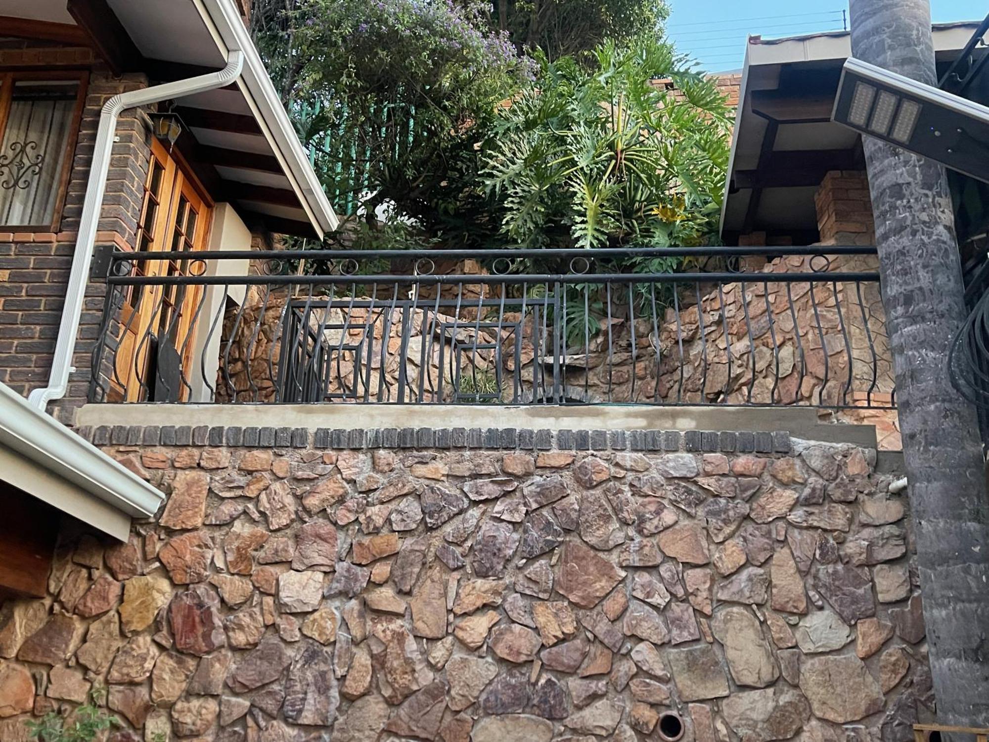 Apartment Sunset View Boutique: Luxury Nature Retreat With Pool And Solar Johannesburg