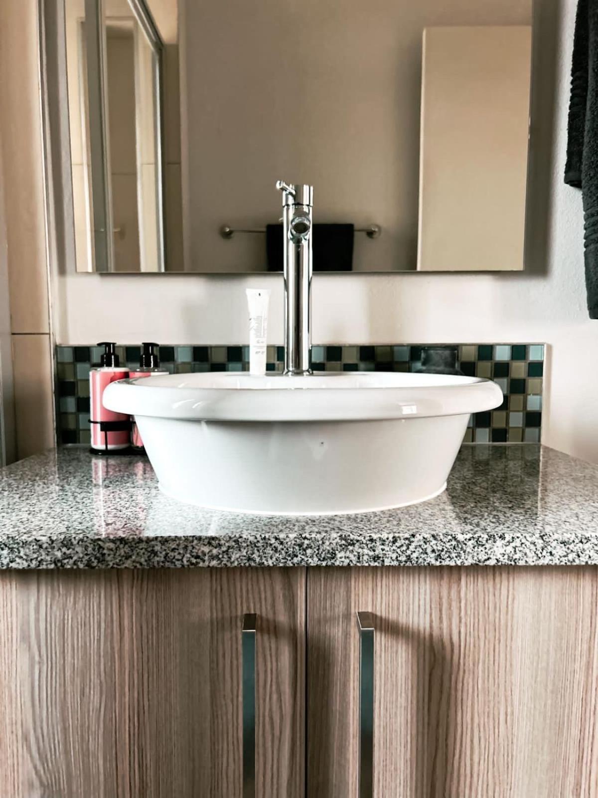 Apartment Staycation Sandton Johannesburg
