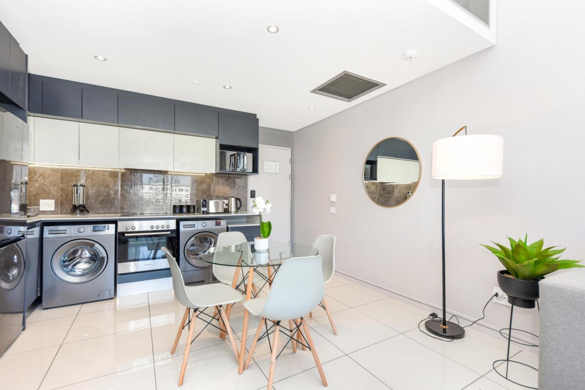 Chic In 5 Star Johannesburg