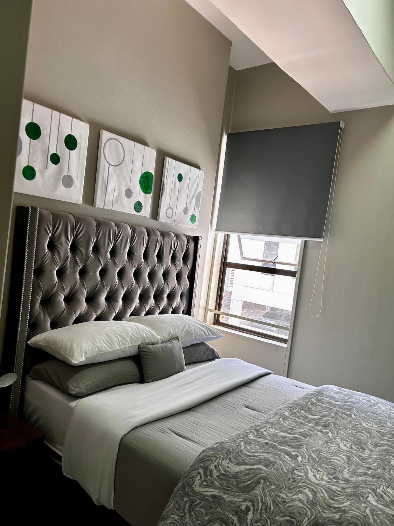 Neat And Cozy In Rosebank With Unlimited Wi-fi And Backup Power