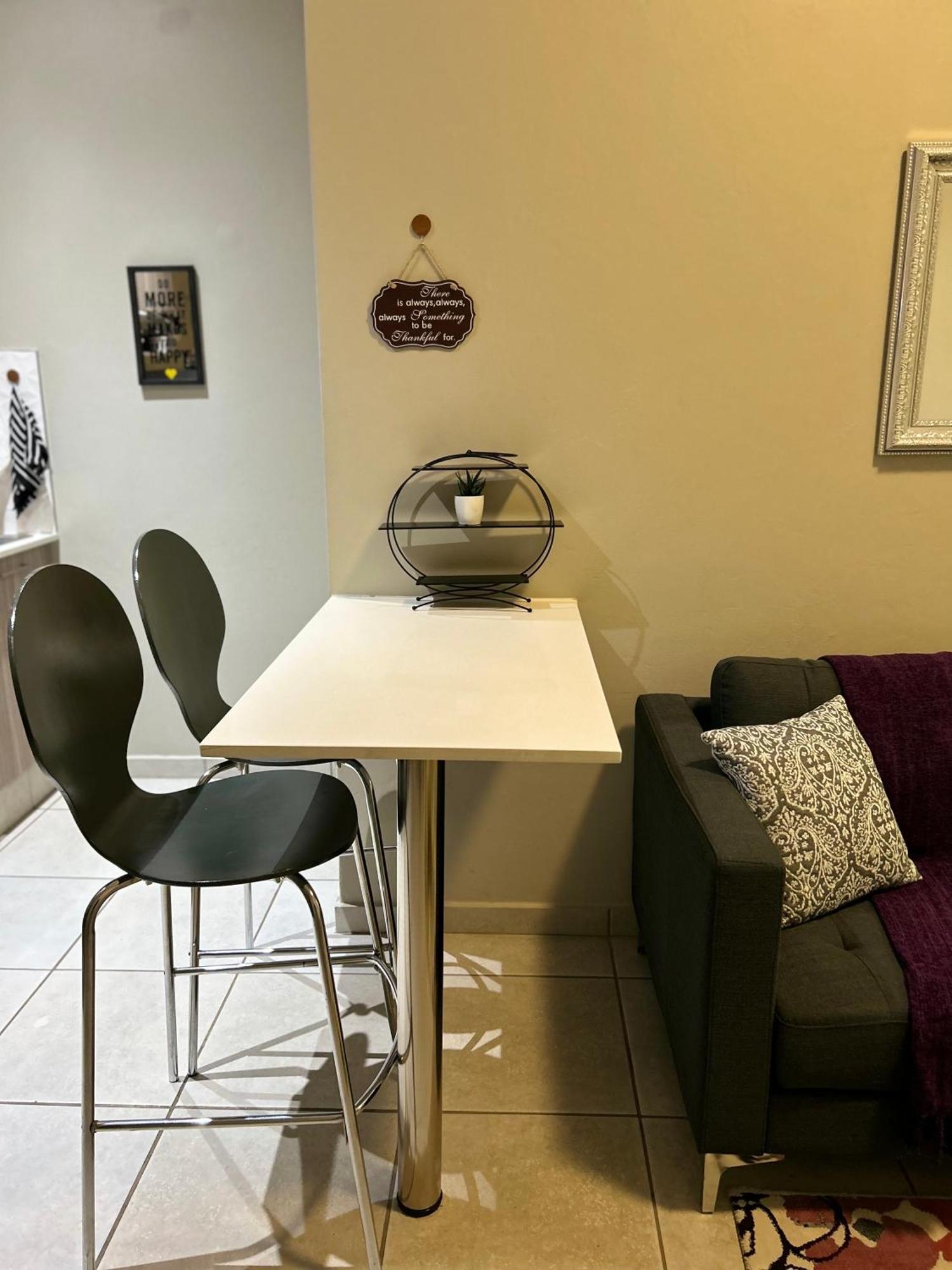 Neat And Cozy In Rosebank With Unlimited Wi-fi And Backup Power Apartamento *