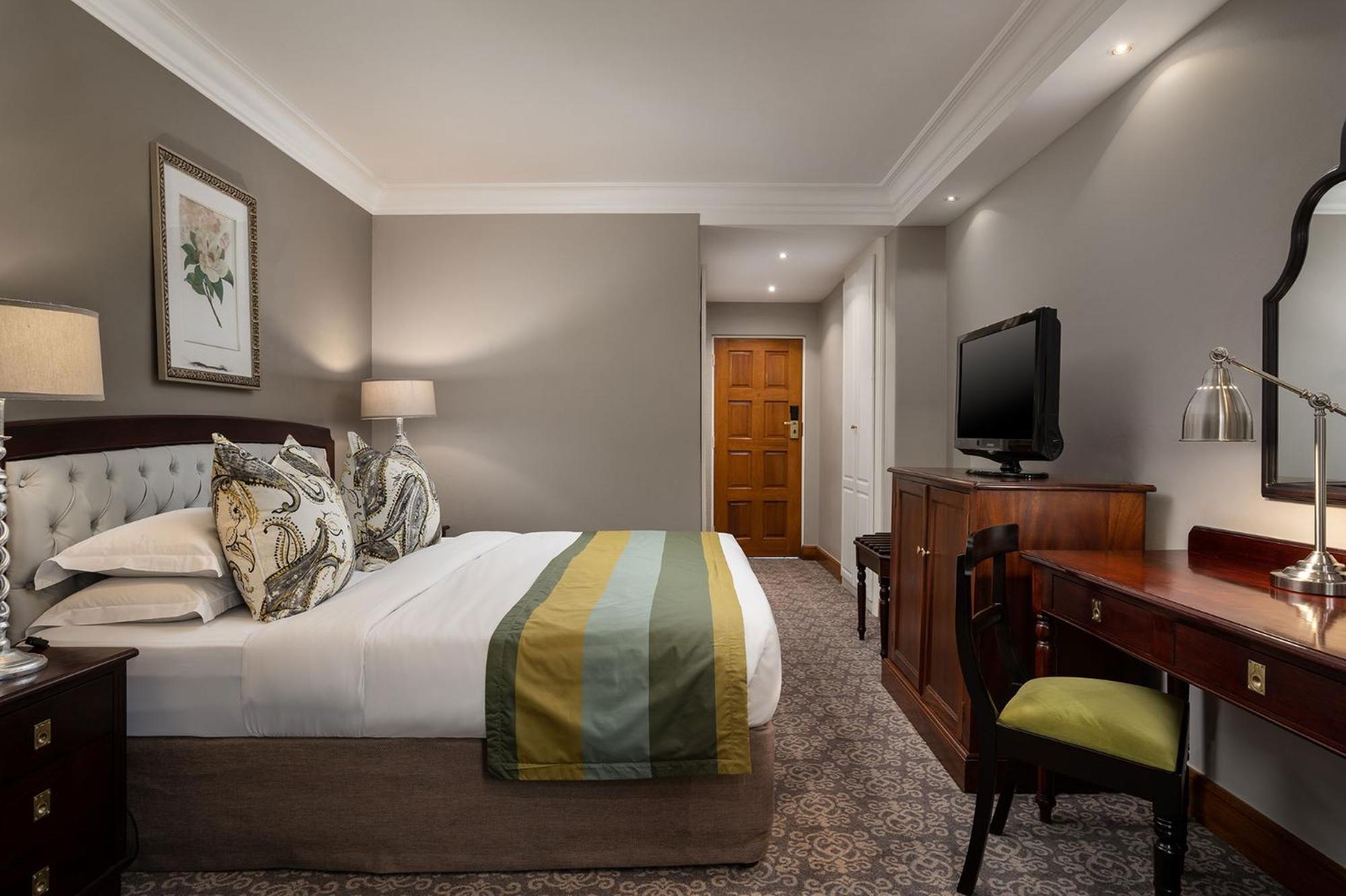 Premier Falstaff Hotel