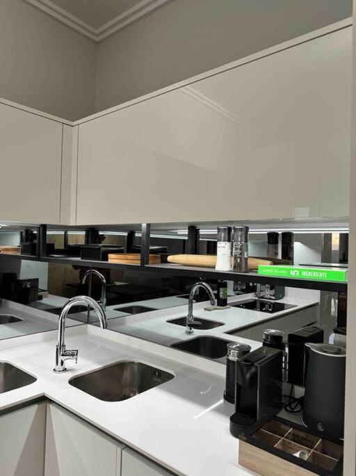 Explore - Ellipse Waterfall Apartment