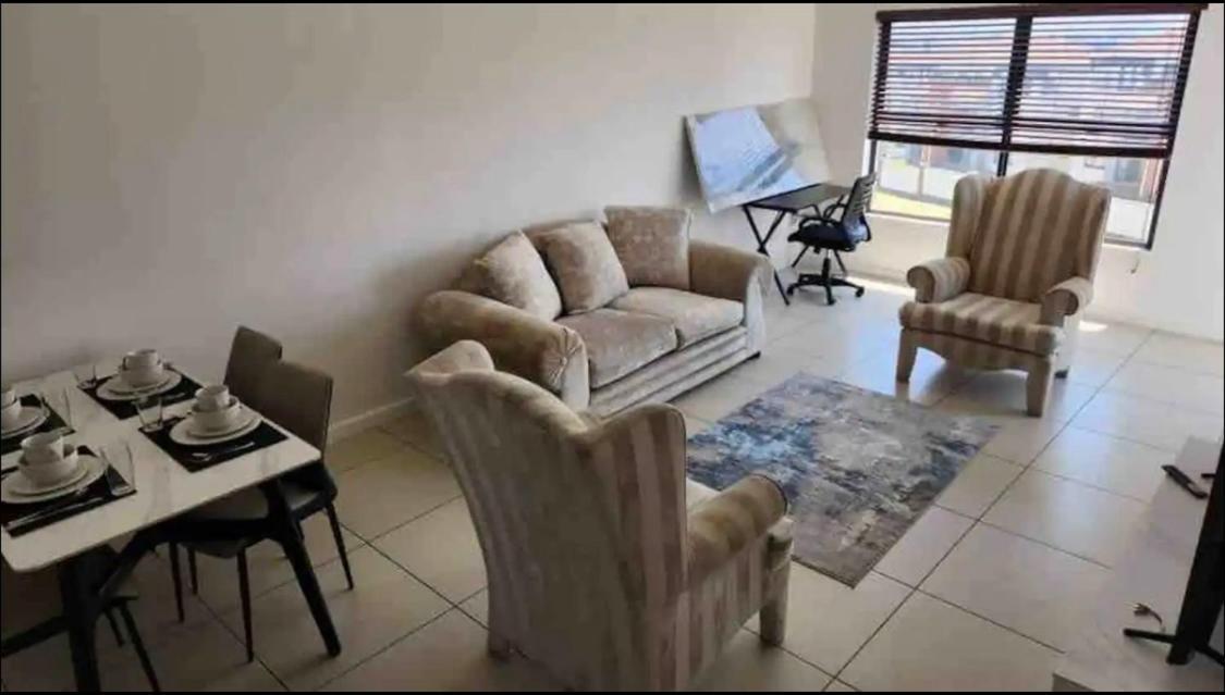Cosy In Greenstone Hill Apartment Johannesburg