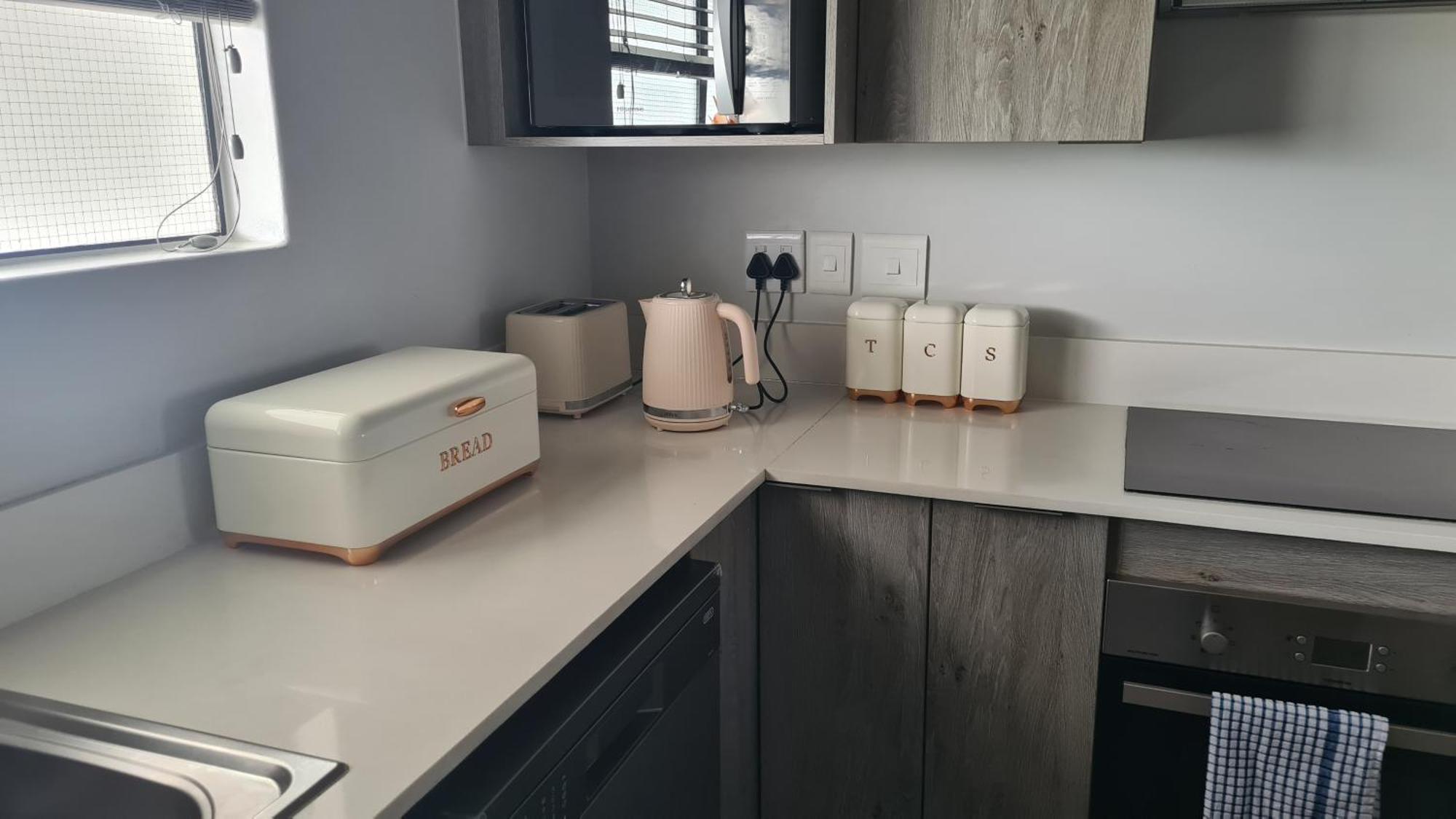 Beautiful 2 Bed, 2 Baths Apartment