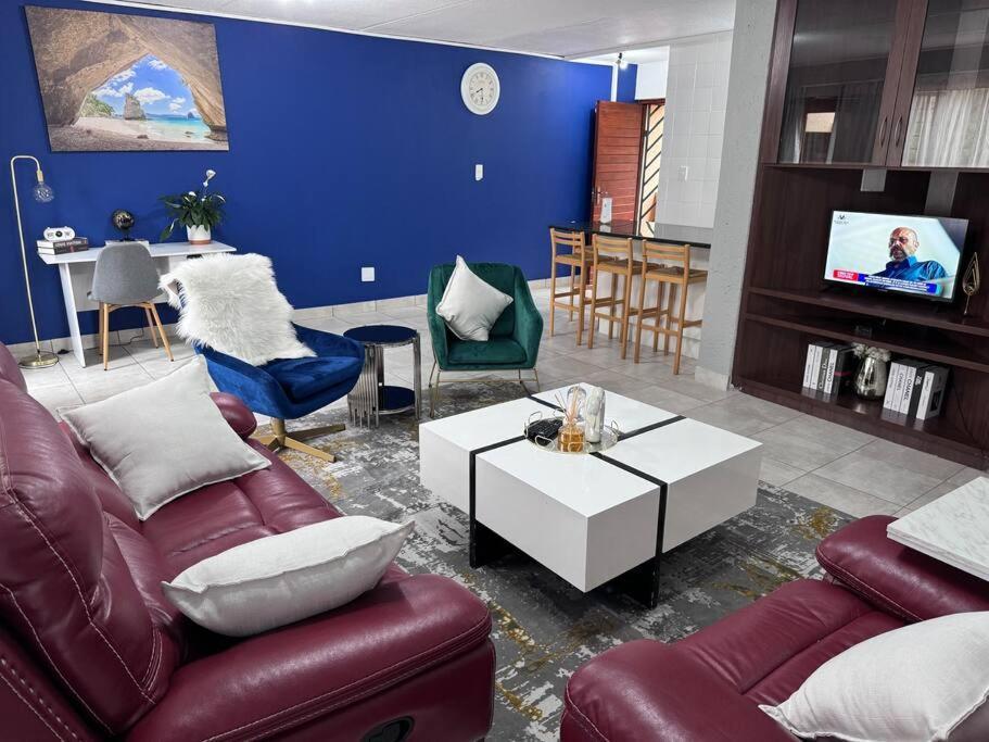 46 On Marble Arch 2 Bedroom Morningside Apartment *