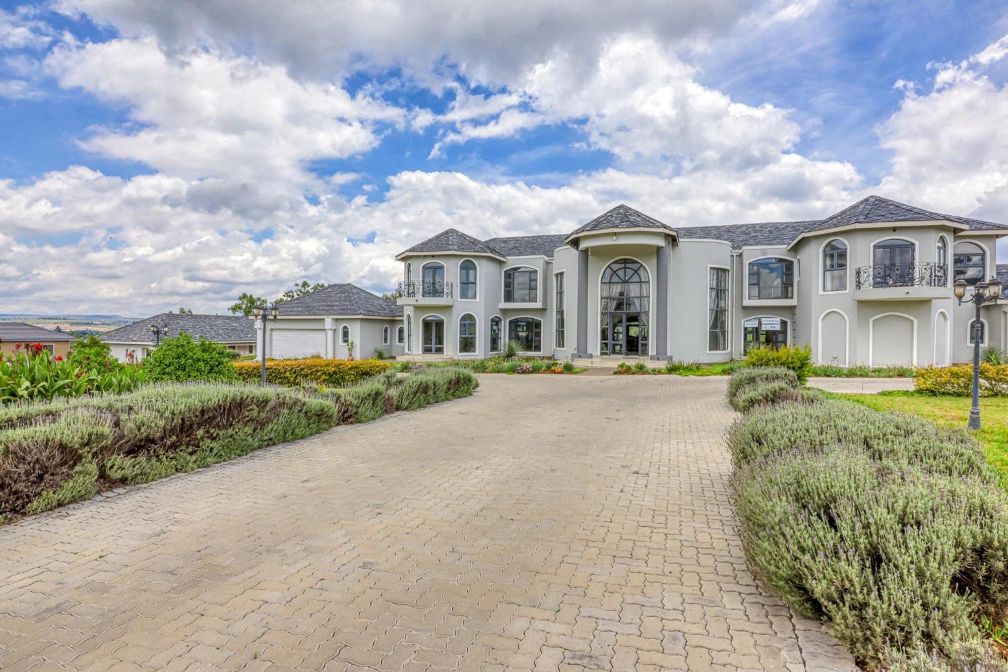 Tasha Luxury Suites, Lanseria Johannesburg