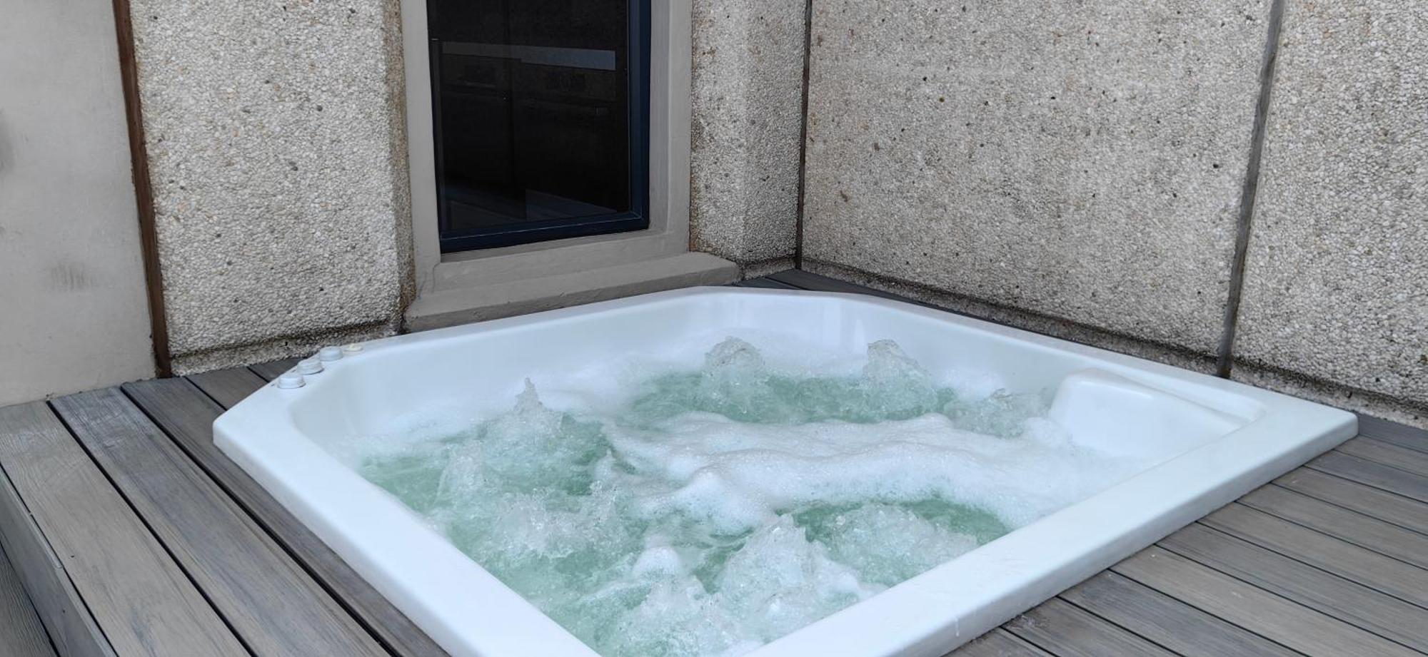 Khách sạn hẻo lánh 4 On Pritchard Luxury