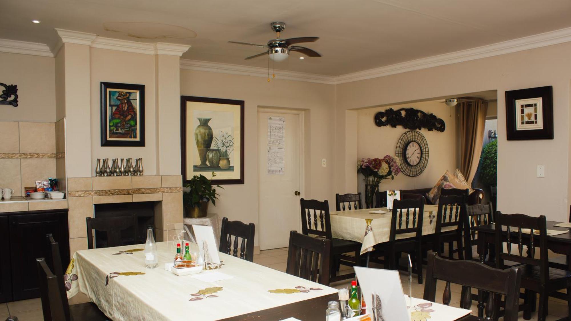 Bed & Breakfast Oaklands And Conference Centre *