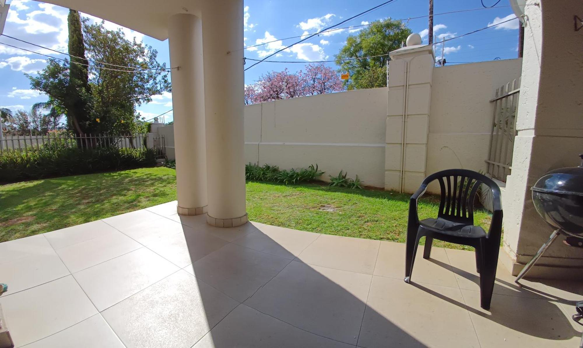 Mount Royal 02 Large 3 Bedroom Ground Floor With Garden *
