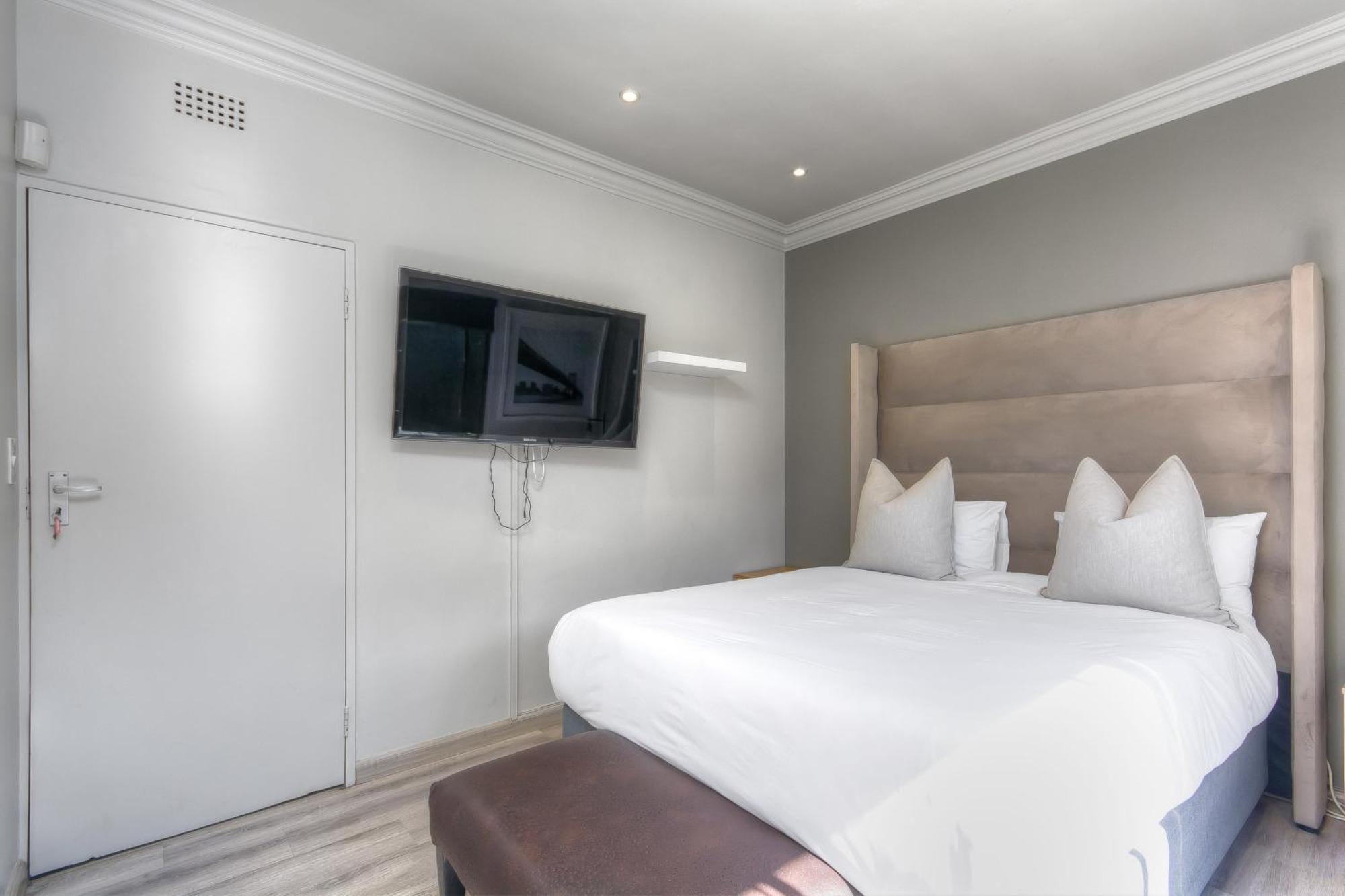 13 Sandown Valley, Sandton Villa