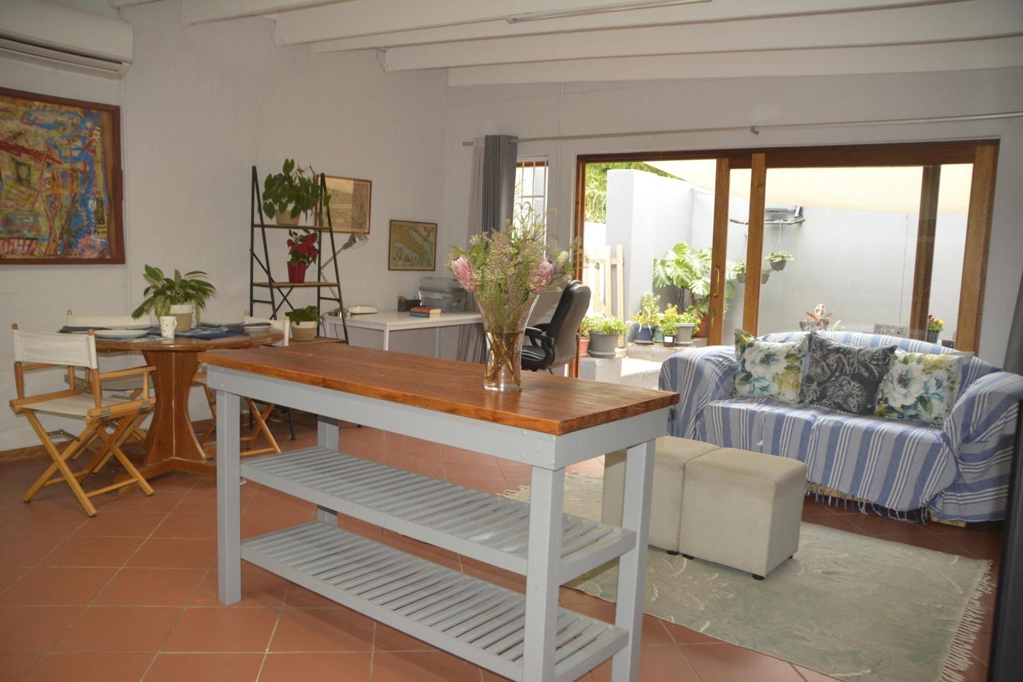 Pender House Melrose Apartment *