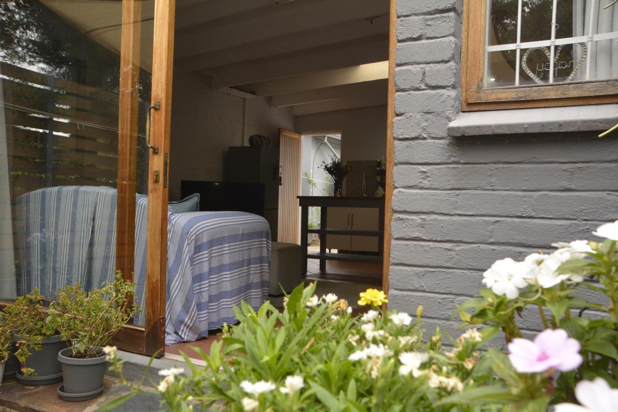 Pender House Melrose Apartment *