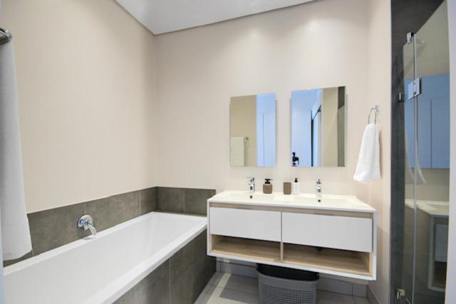 Two Bed En-suite At The Terrace Sandton Gate * Johannesburg