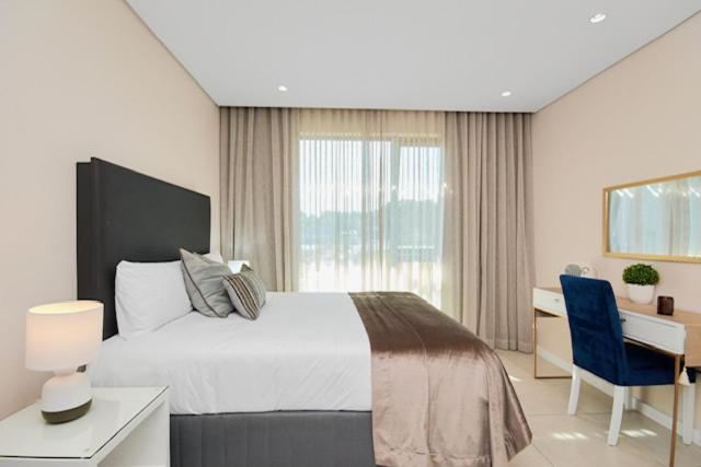 Two Bed En-suite At The Terrace Sandton Gate *