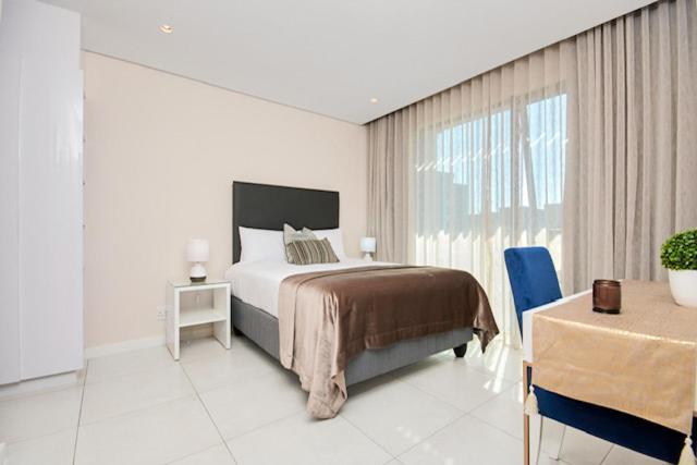 Apartment Two Bed En-suite At The Terrace Sandton Gate Johannesburg