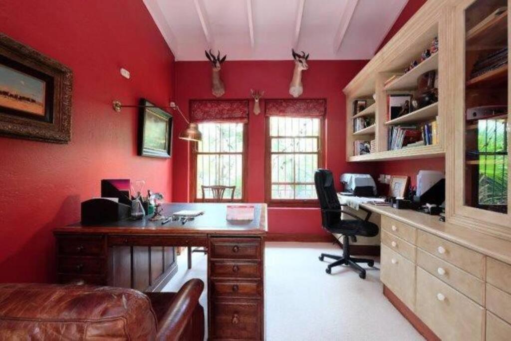 Picturesque Garden Villa, Illovo House Villa