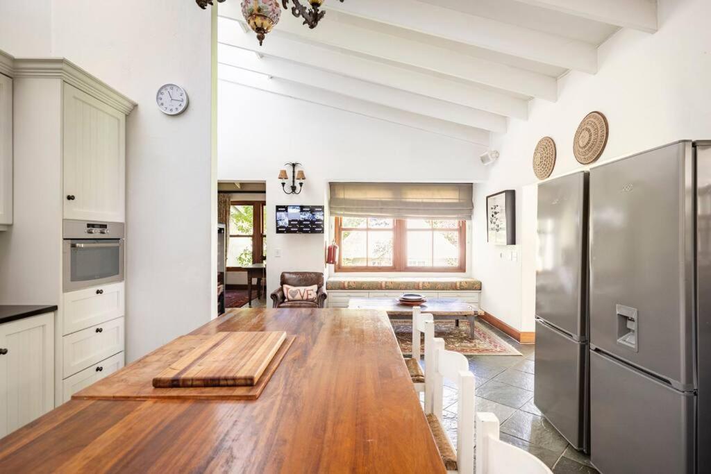 Villa Picturesque Garden Villa, Illovo House Johannesburg