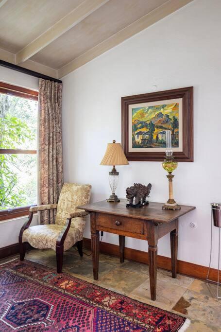 Picturesque Garden Villa, Illovo House
