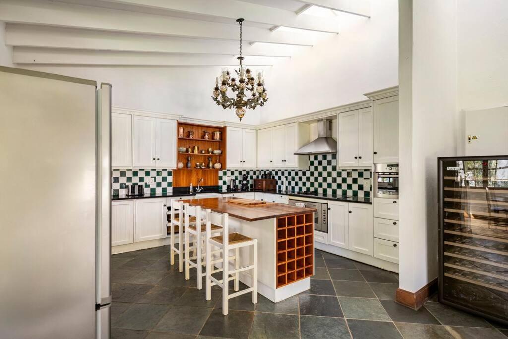 Picturesque Garden Villa, Illovo House * Johannesburg