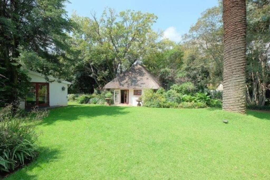 Picturesque Garden Villa, Illovo House Villa *